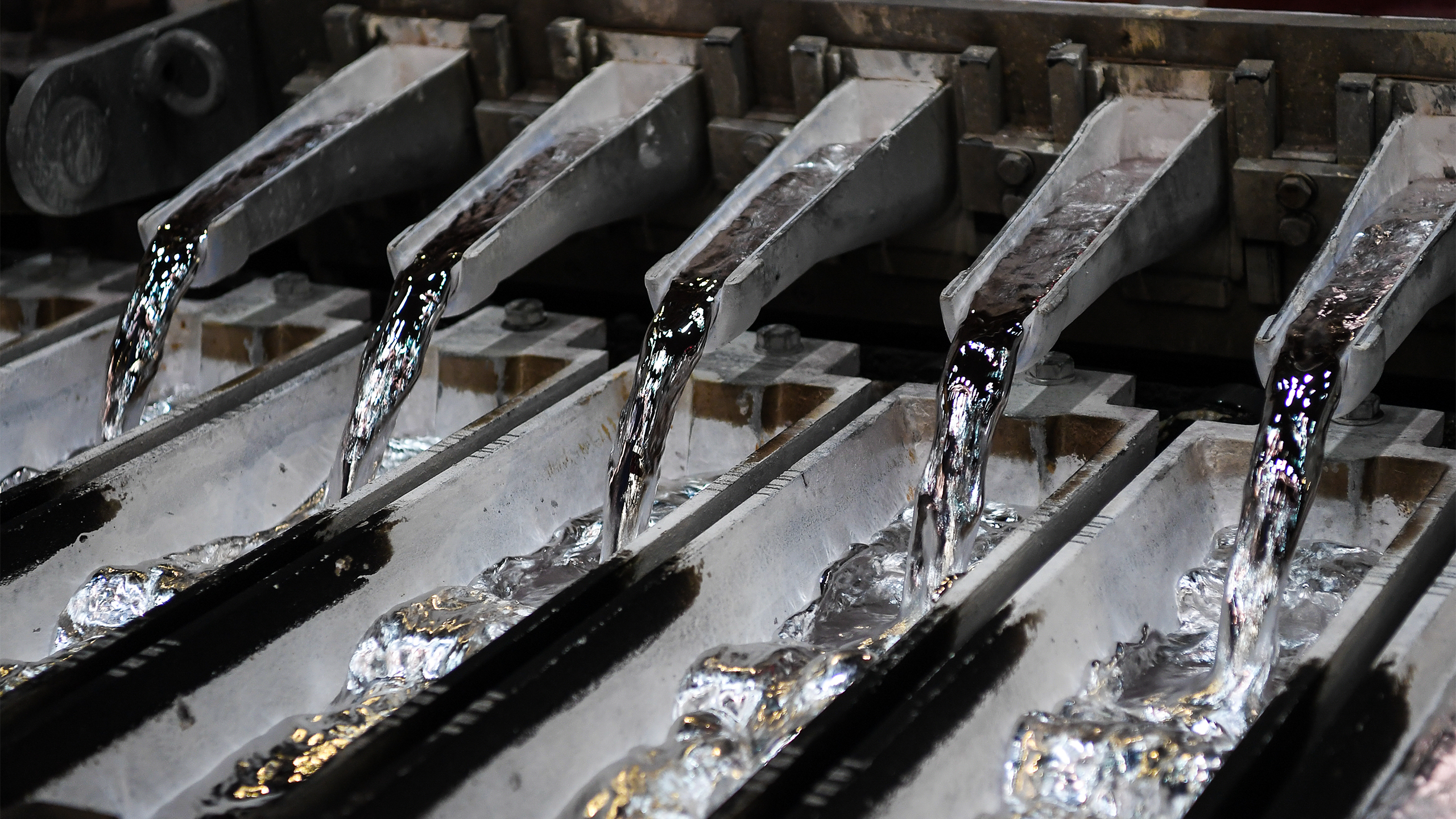 Masselgießanlage mit flüssigem Aluminium